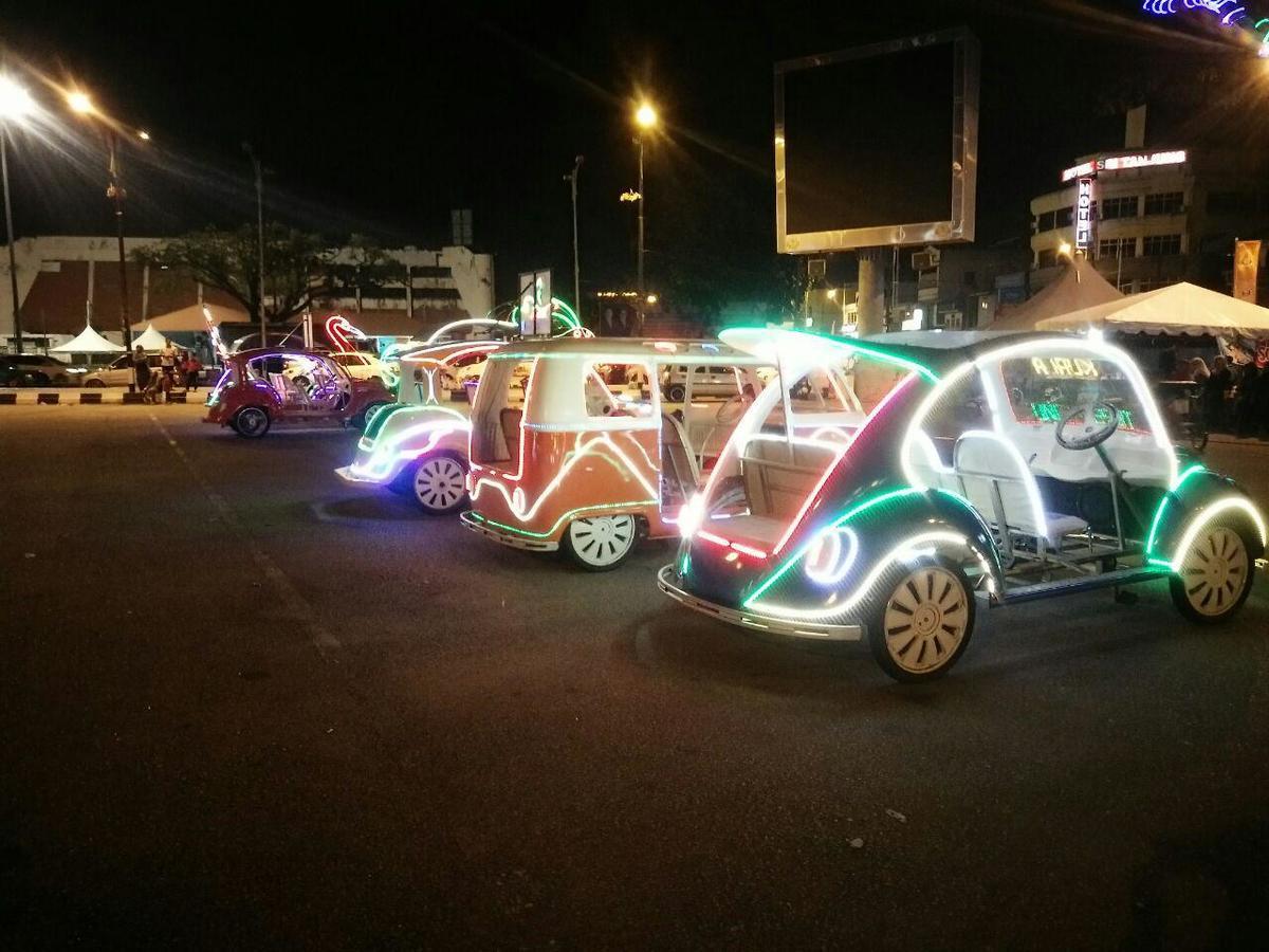 クアラ・トレンガヌCasa Inderaloka Pantai Batu Burukアパートメント エクステリア 写真